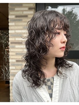 ザ ストラマ(THE STRAMA) harumiyaミディアムウルフモイストパーマ