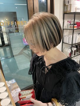 コワファーストナガサキシャンプーボーイ(COIFF1RST NAGASAKI SHAMPOO BOY) 大人ショートボブ丸みショートカットマッシュショート前髪あり