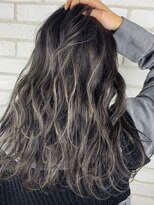 ディーバ 渋谷(D.I.E.V.A)&nbsp;20代30代40代50代海外風レイヤーヘアハイライトオリーブベージュ