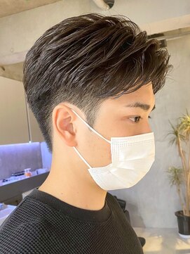 エリマ 横浜西口(elima) 横浜西口ニュアンスパーマメンズカットセンターパートウルフ30代