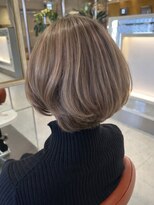 ラシェンテ 旧居留地(La Sente)&nbsp;オーガニックカラーの柔らかベージュショート