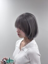 ビブ(VIV)&nbsp;レイヤーボブ＋シルバーカラー