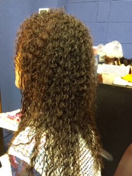 ベルファーレ(velfarre) ハリウッド風パーマヘアー