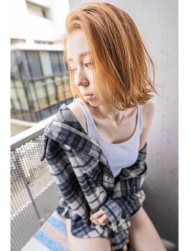 サングース(Sungoose) sungoose　ショートボブニュアンスカラーセンターパート