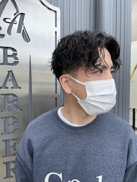 エルエー 大津店(L.A) 前下がりナチュラルセンターパート×スパイラルパーマ