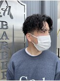 前下がりナチュラルセンターパート×スパイラルパーマ