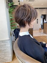 アヴァロン(AVALON) 白髪ぼかしハイライト/絶壁解消/ひし形大人ショートボブ/聖