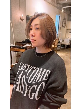 髪質改善と縮毛矯正の専門店 サンティエ(scintiller) 大人綺麗な小顔襟足スッキリショートボブ　30代40代50代