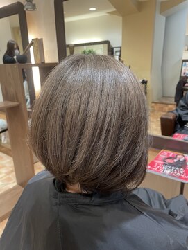 アイニ 河内小阪店(aini) 白髪ぼかしカラー白髪ぼかしハイライトショートボブ30、40、50代