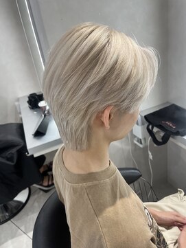 ユーフォリア 池袋東口駅前店(Euphoria) 【Euphoria池袋/wakana】ホワイトベージュ