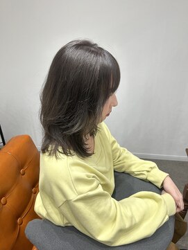 リブ バイ ボクノ(Liv by bokuno) 【トレンド】グレーアッシュ×くびれレイヤーカット