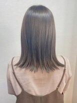 ナフィ バイ エイム 町田店(Nafie by eim)&nbsp;外ハネミディアム/くびれヘア/ミルクティーベージュ/ストレート