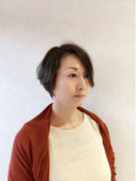 ヴィフ ヘアアンドデザイン(Vif hair&design) 大人ブルーグレージュ×前下がりショート