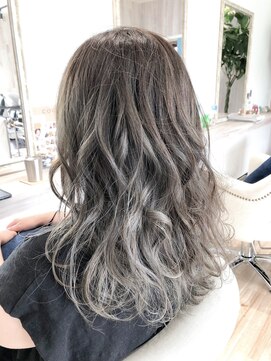 カナロア(KANALOA) KANALOA☆外国人風メタリックアッシュバレイヤージュ