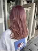 ピンクベージュ