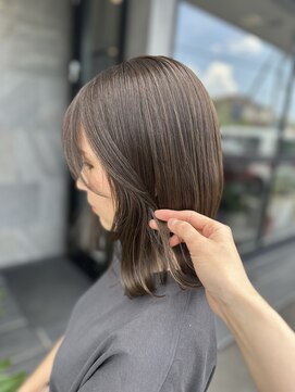 メゾン アヴァロ(Maison Avallo) #グレーベージュセミディスタイル