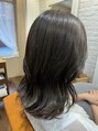 ニーネ バイ アグ(ni-ne by Agu)&nbsp;ツヤツヤのミディアムヘアと落ち着いたグレージュカラー♪