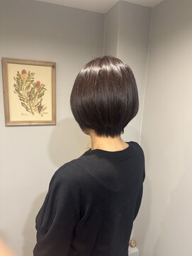ウィーク 梅田(UiiC) 艶のある大人ショート uiic hair 萩原千夏
