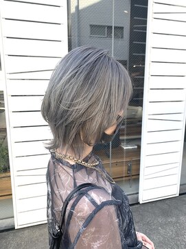 マスカリ(muscali) くびれヘア#ハイライトカラー#ショートグレージュハイライトb8