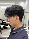 毛流れセンターパートニュアンスパーマカルマヘアメンズパーマ