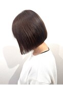 「まとまり抜群。大人の切りっぱなしボブ」