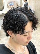 ボンドストーリールミエール(Bond Story lumiere)&nbsp;スパイラルパーマツイストスパイラルラウンドマッシュ刈り上げ