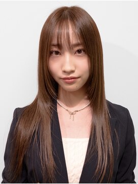 ルネラトーキョー(RUNERA TOKYO) 少し動きの出るレイヤーカット＋ワンカラー