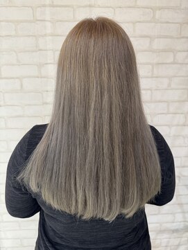 ビス ヘア アンド ビューティー 西新井店(Vis Hair＆Beauty) 20代30代冬カラーブリーチカラー透明感ミルクティーグレージュ