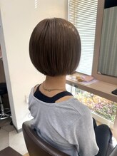 アクイール(ACCUEILLIR) ショートボブ×ヘーゼルベージュ