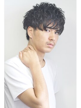 フランクスバーバー アンド ビアークラブ(FRANK'S BARBER and BEER CLUB) ソフトツーブロックくせ毛風パーマテクノフェザーマッシュ