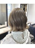 キャラメルベージュ