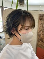 ジェクイントルジ(dekujin tri)&nbsp;エアリーな毛束感で、毛先を遊ばせたフェミニンスタイル♪