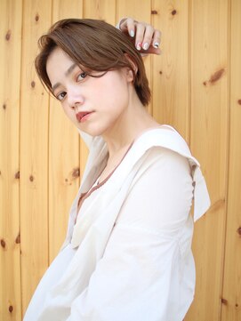 ブゾン(buZon) 【buZonブゾン】大人ショート×艶感ベージュ