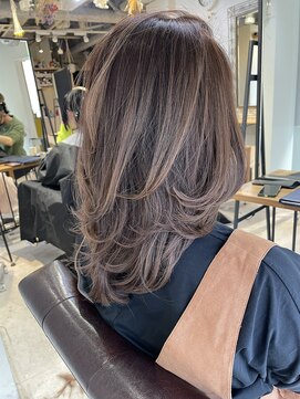 ブランシュ(Blanche) レイヤーカット