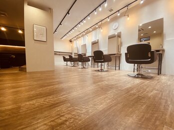 Agu hair Leia ITOKU新国道店【アグ ヘアー レイア】