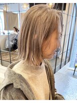 ヲタク(wotaku.)&nbsp;ミルクティーカラーケアブリーチホワイトベージュリタッチボブ