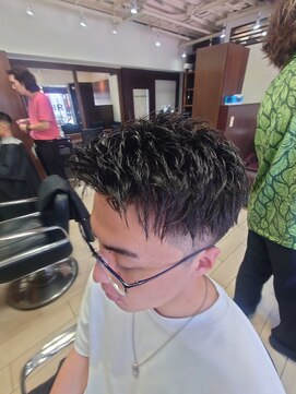 グルーマーズトウキョウ(GROOMER/S TOKYO) 【GROOMER/S 丸山】 スパイキーショート カット スペインカール