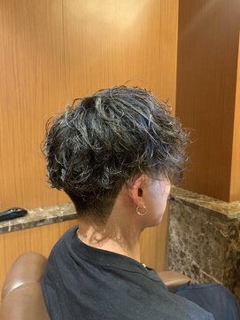ヘアモード キクチ 銀座店 縦落ちスパイラルパーマ