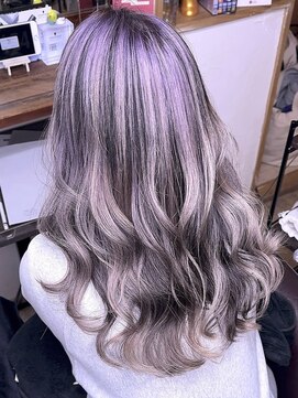 ブレイズヘアー(BLAZEhair) 黒染め落とし×ホワイトラベンダーバレイヤージュ×ブリーチ２回