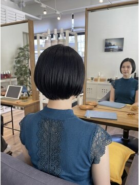 ムルチュラカメアリ(muruchura KAMEARI) 【小顔効果◎】360度美しいシルエット。艶髪コンパクトボブ