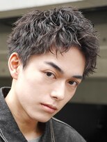 テン 心斎橋(tenn.)&nbsp;アクティブショートフェザーパーマルーズショートセンターパート