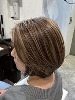 アッシュ 武蔵新城店(Ash)&nbsp;新城明るい白髪染め白髪ぼかしハイライト 大人ショートボブ
