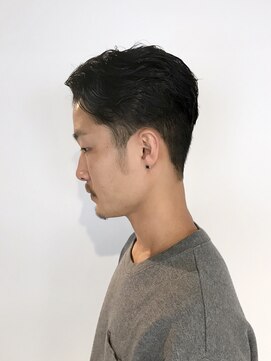 オンアフライデー(on a friday) 七三分シンプルショート