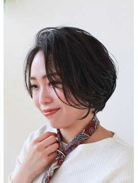 グリーンズ(Greens) ゆったり感が可愛い♪丸みショートボブ/アッシュブラック