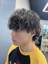 フィフス トウキョウ (fifth TOKYO)&nbsp;センターパートツイストスパイラルパーマメンズマッシュパーマ