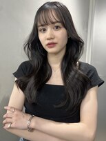 サイン 表参道(SIGN)&nbsp;ふんわりミディアムシースルーバングアッシュカラー大人ボブ