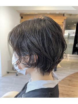 ヴァネッサ VANESSA 大人かわいい20代30代40代前下がりショートボブナチュラルパーマ