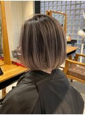 ブリーチハイライトメルティカラー/切りっぱなしボブ/表参道