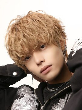 オーシャントーキョー 心斎橋(OCEAN TOKYO WEST) メンズショートマッシュベージュカラーメンズブリーチカラー