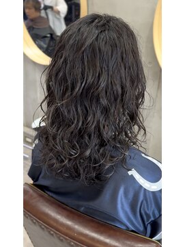 オルト(Altn) 大人の波巻きスパイラルパーマミディアムロングメンズカットヘア